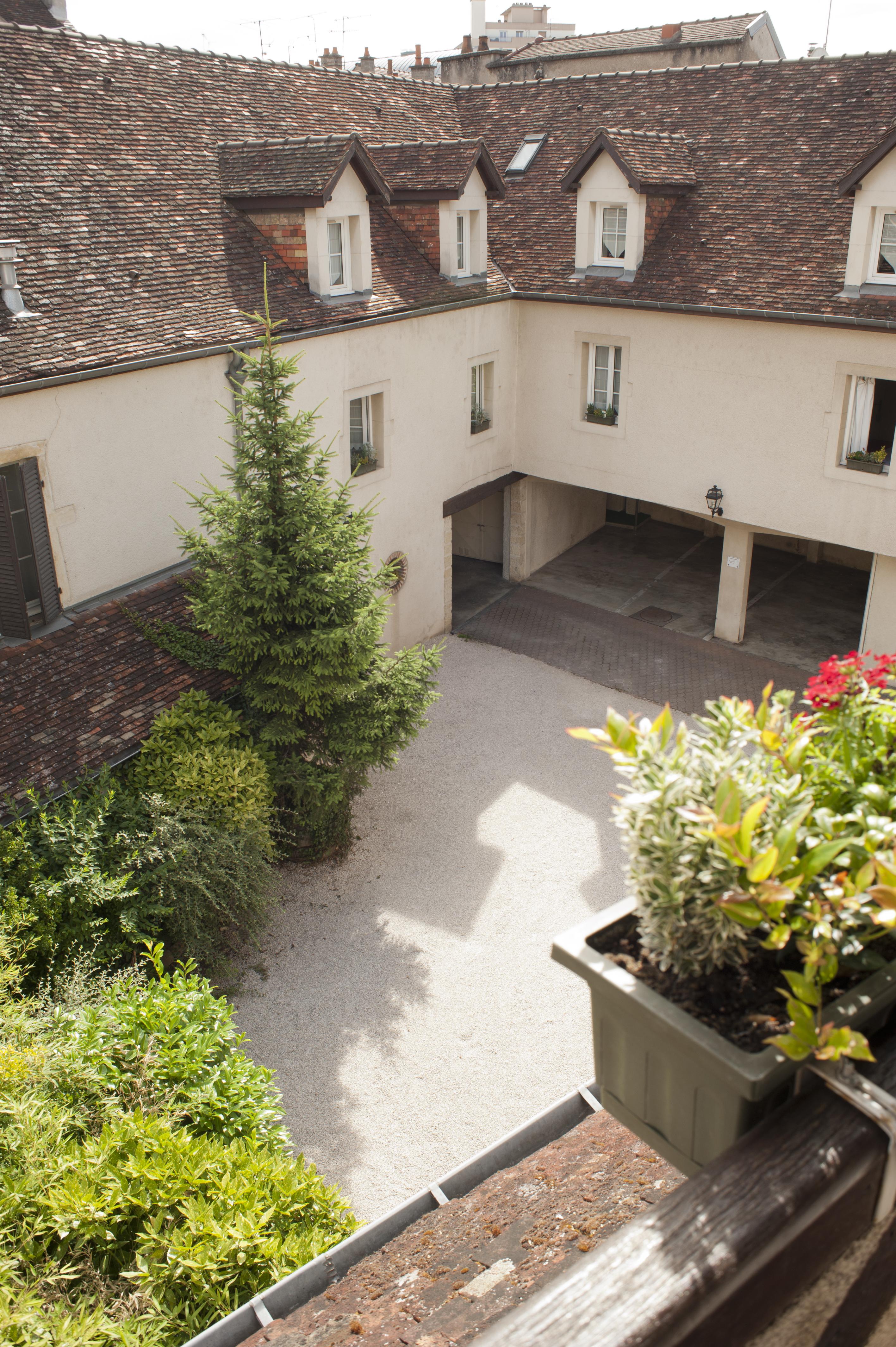 Hotel Wilson - Teritoria Dijon Exterior photo